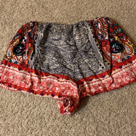 Shorts - Picture 2 of 3